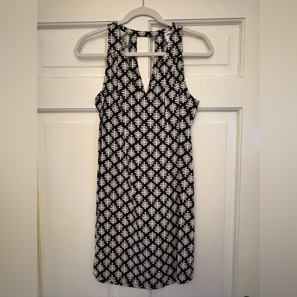 Old Navy Black Dress with Elegant Design
